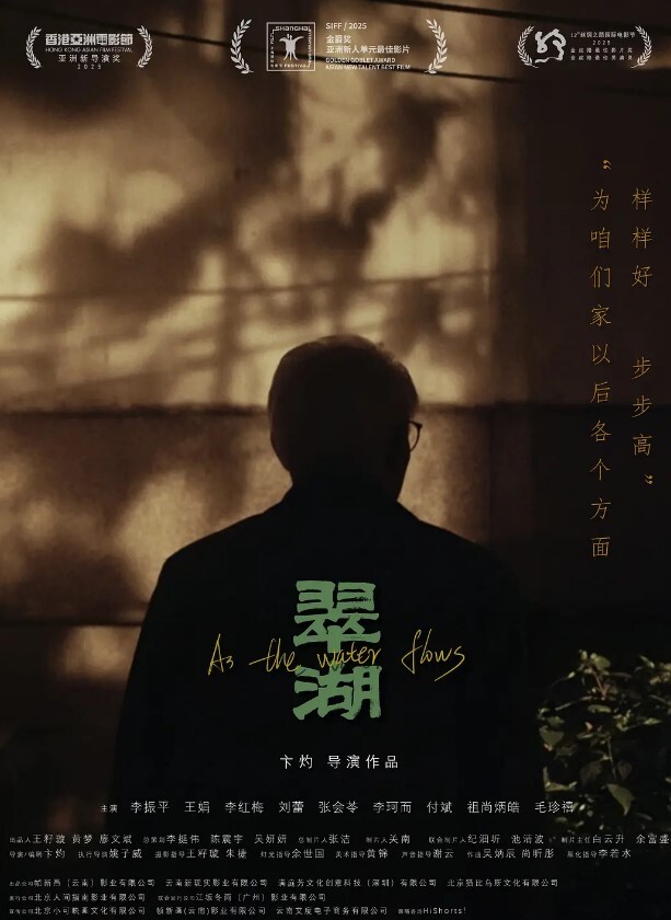 高端外围牛仔裤笑起来甜美妹子近距离特写口交大屌招牌动作抬腿侧入抽插猛操 - 热播影院